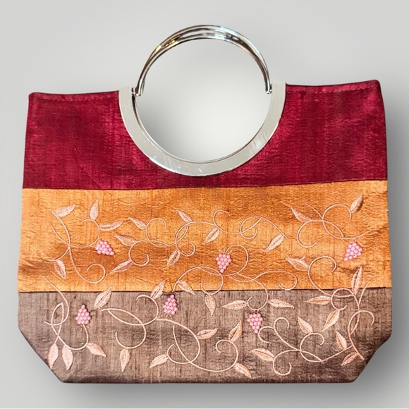 🌟 Handmade Vietnamese Handbag – A Unique Blend of Elegance and Craftsmanship! 🌟 - Picture 3 of 6